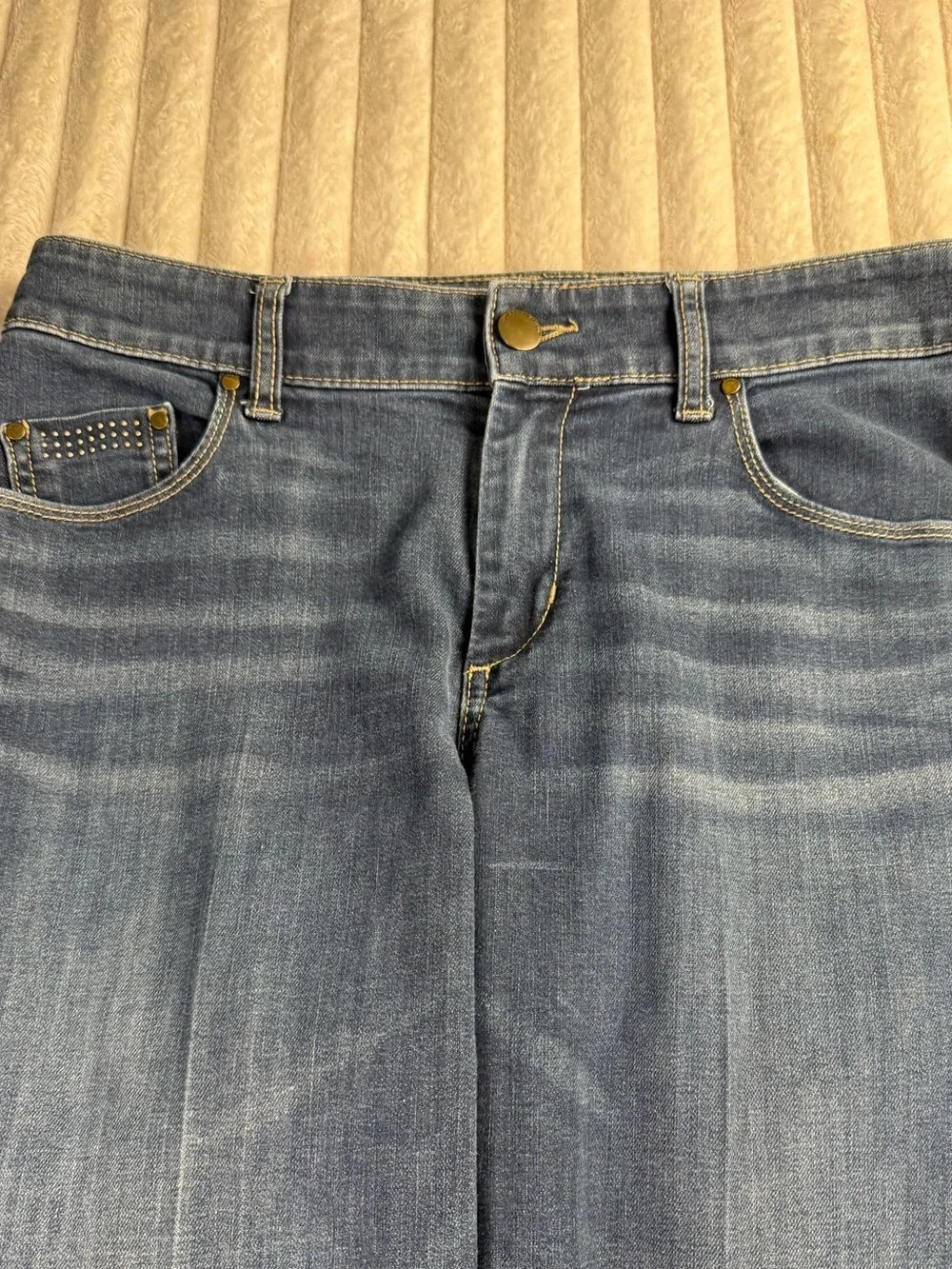 Chico's Platinum Ultimate Fit Medium Wash Straight Jeans Embellished Pocket 0/S